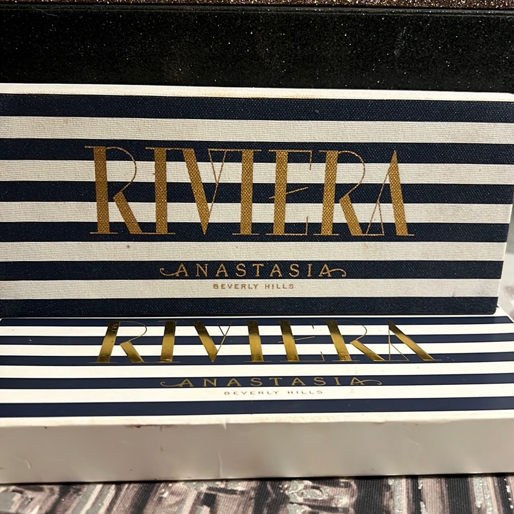 Riviera Pallet